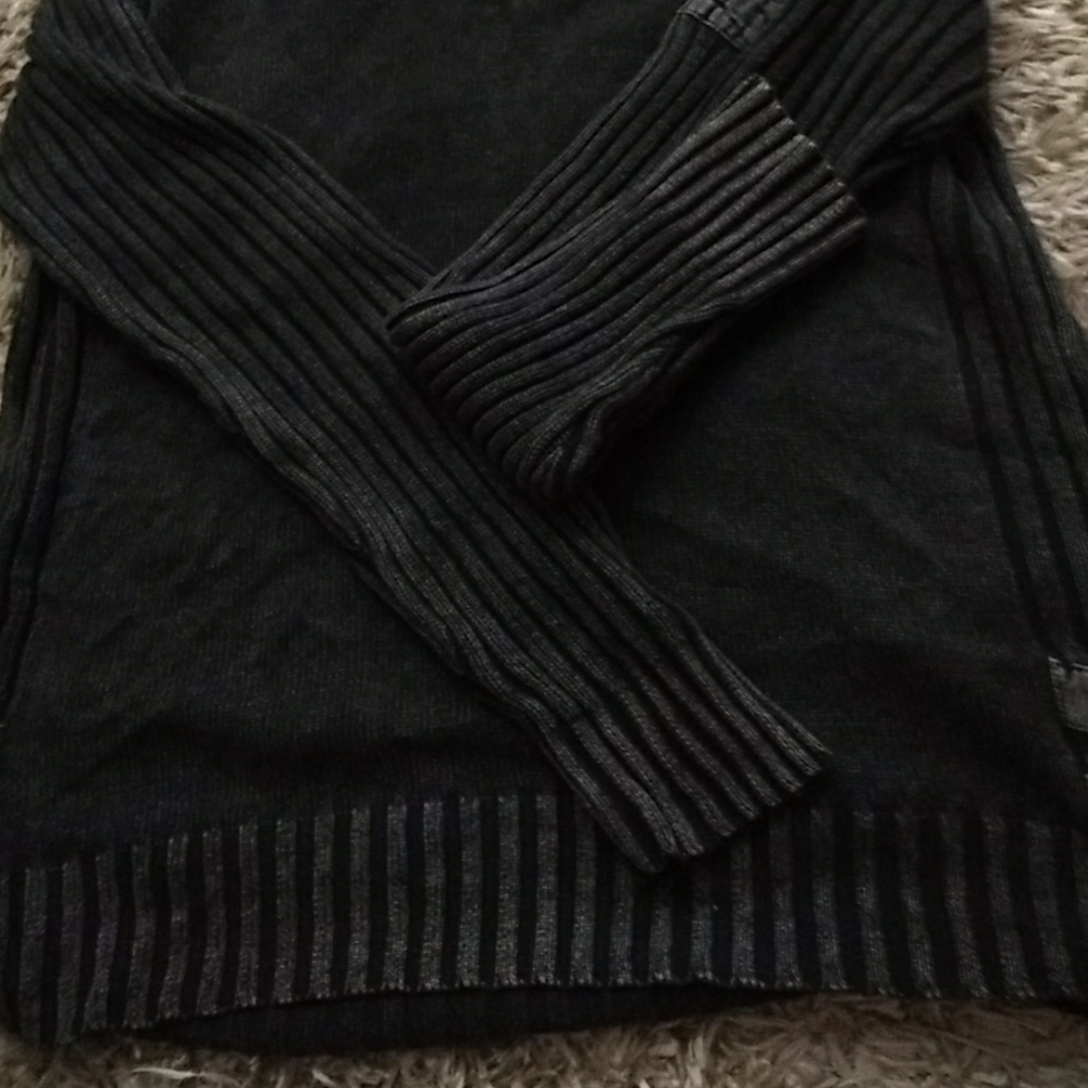 Black pullover - Picture 2 of 2